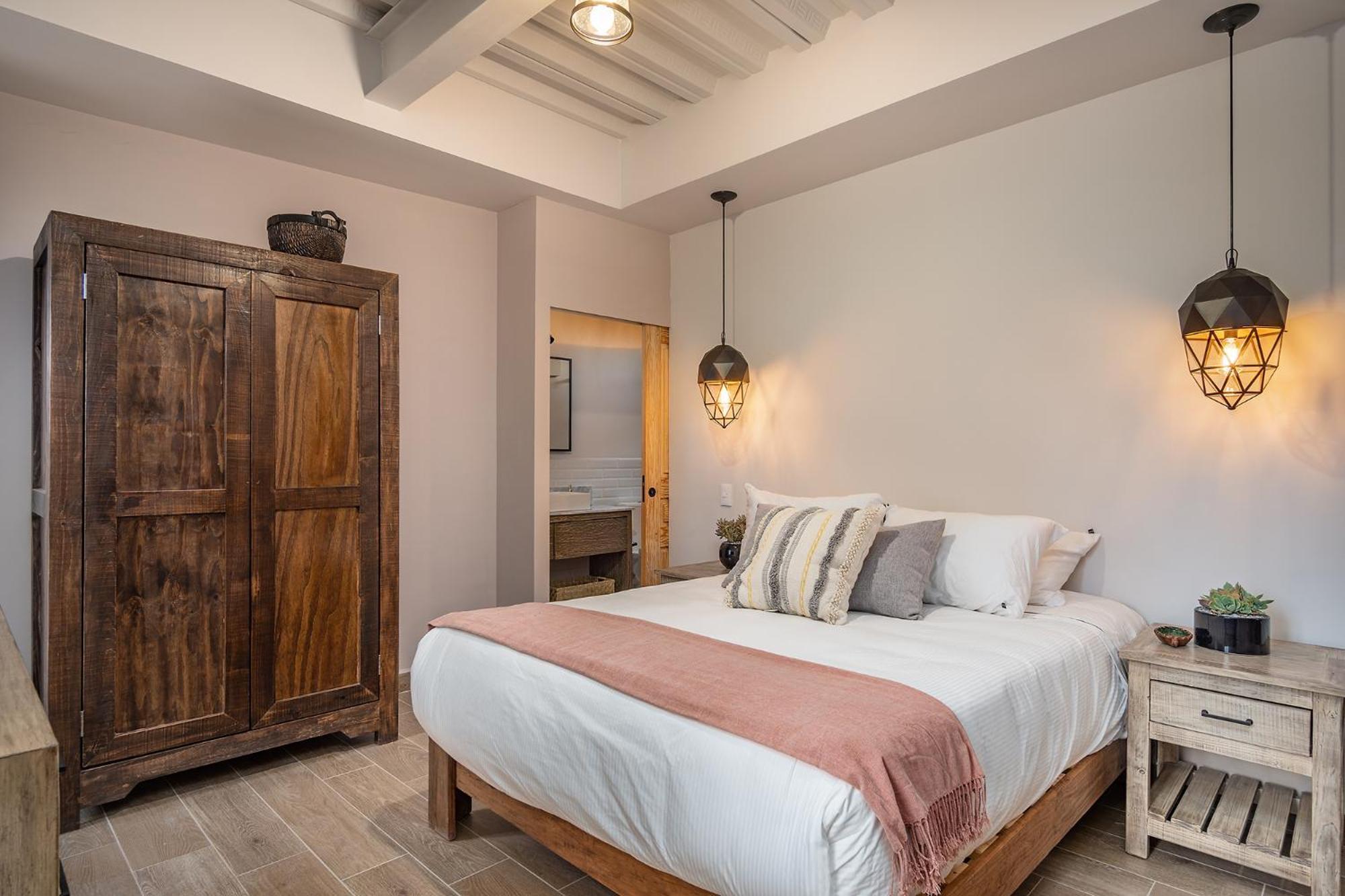 Best Location - New, Upscale, Modern Comfort 산미겔데아옌데 외부 사진