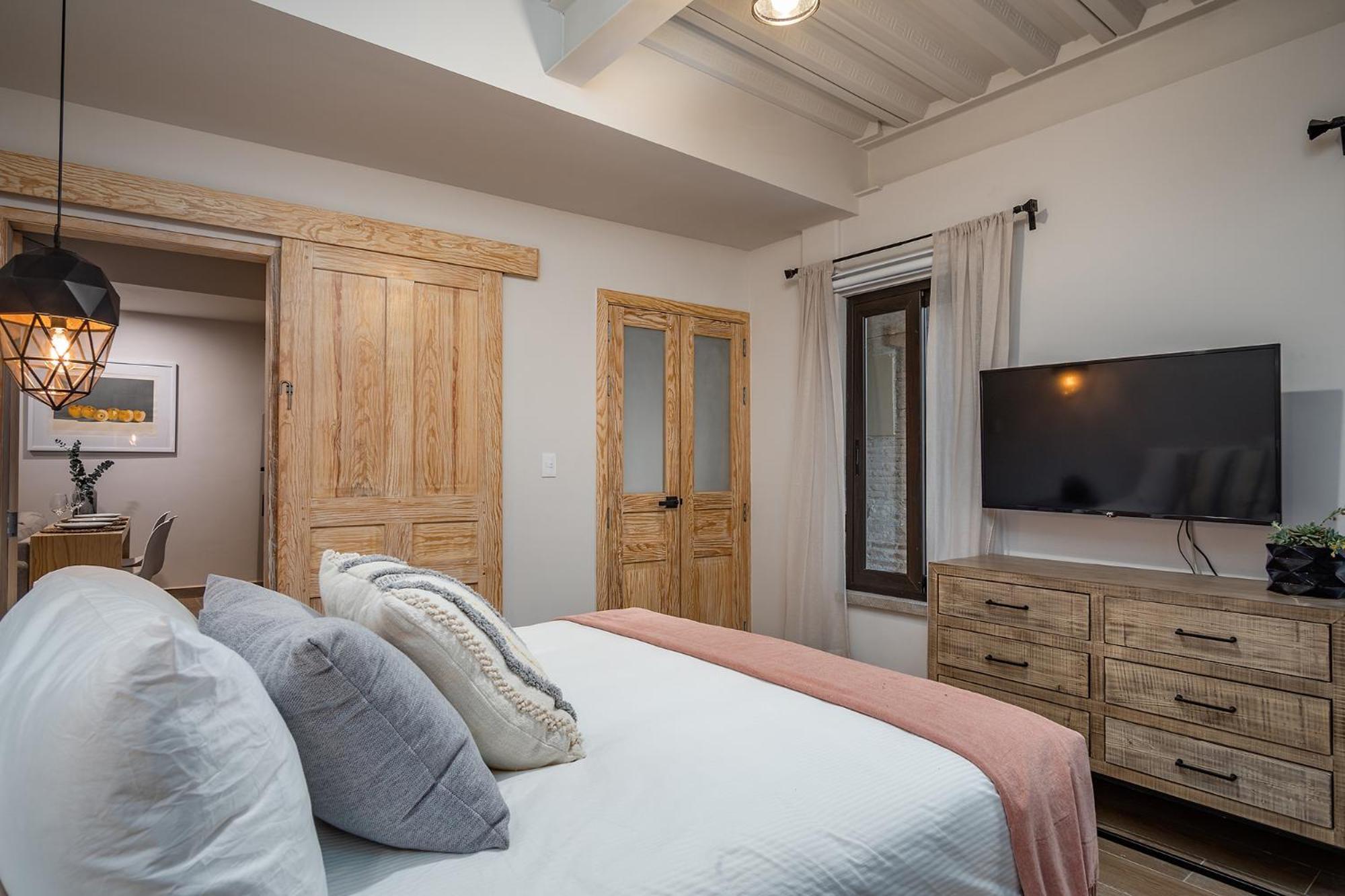 Best Location - New, Upscale, Modern Comfort 산미겔데아옌데 외부 사진